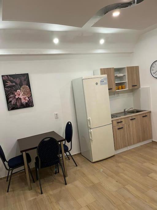 Bada Bing Plaza Apartment Bratislava Ngoại thất bức ảnh