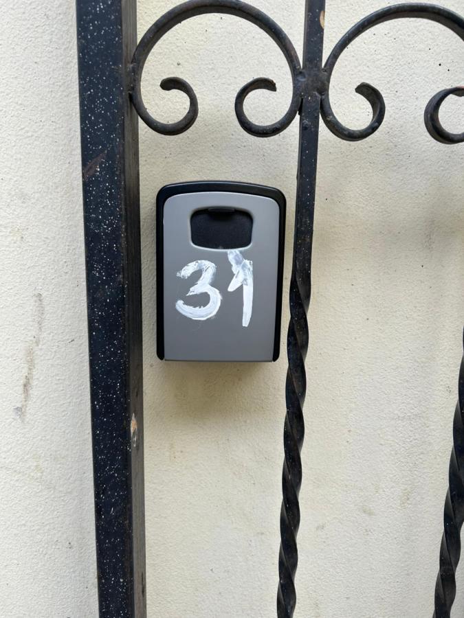Bada Bing Plaza Apartment Bratislava Ngoại thất bức ảnh
